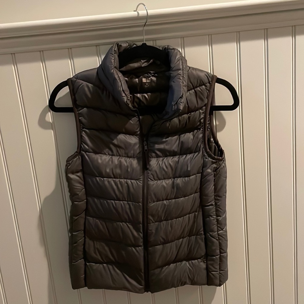 UNIQLO down lightweight vest